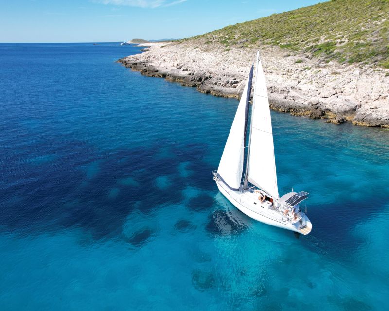 Hvar: Private Sailing Boat Trip with Swimming and Snorkeling - Music, shade, and the “small group” advantage