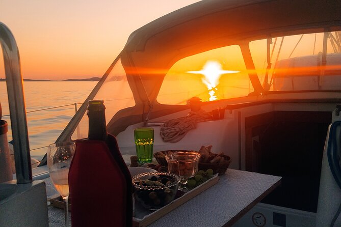Ibiza sunset boat trip with appetizers and champagne, 6 guests - The sail route: cruising the coastline before the main sunset moment