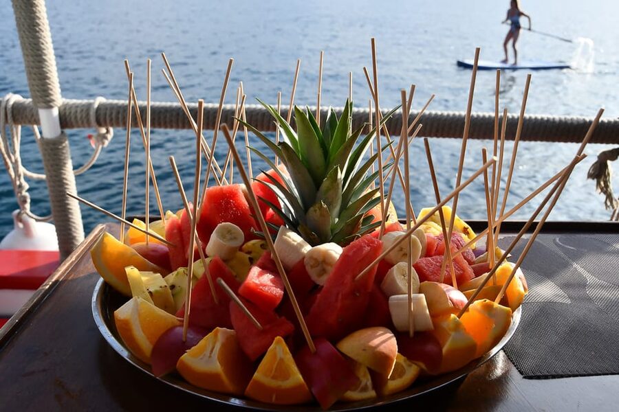 Ibiza: Sunset Boat Trip with Snorkeling, Kayaking, & Drinks - What the Crew Adds: Friendliness, Help, and Little Fixes