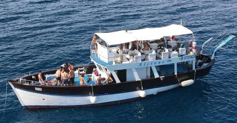 Ischia: Island Boat Tour with Neapolitan Lunch & Snorkeling - Key highlights