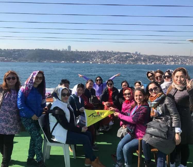 Istanbul: Bosphorus Sightseeing Boat Tour with Guide - Why a guided Bosphorus boat tour from Sultanahmet fits so well