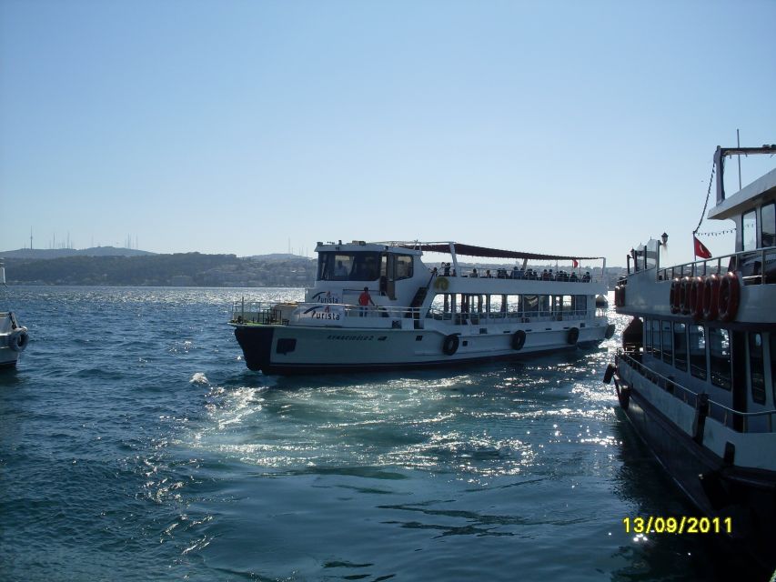 Istanbul: Bosphorus Sightseeing Boat Tour with Guide - The landmarks you’ll spot: Dolmabahçe, Beylerbeyi, Ciragan, Rumeli Fortress