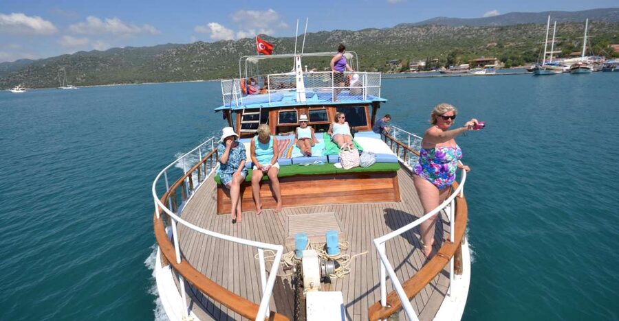 Kalkan: Kekova Sunken City Boat Trip - Gökçaya Bay lunch: where the day stops being “tour” and becomes “food and sun”