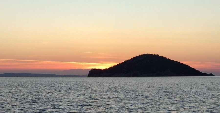 Kassandra: Sunset Sailing Boat Tour of Secluded Coves - Who this tour is best for (and who should skip it)
