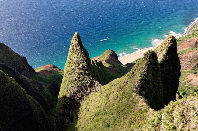 Kauai: Na Pali Sunset & Sightsee Boat Tour - Dinner and drinks on the water: what’s included and how it works when it’s choppy