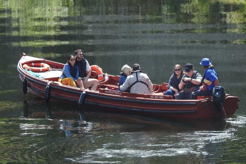 Kilkenny: Guided City Boat Tour with Kilkenny Castle Views - Upstream highlights: medieval views, bridges, and the WW1 memorial