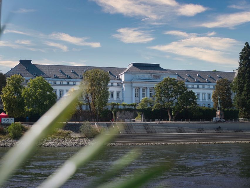 Koblenz:Rhine Valley boat tour along the castles and palaces - Lahneck Castle and Stolzenfels Castle: the castle views that feel close