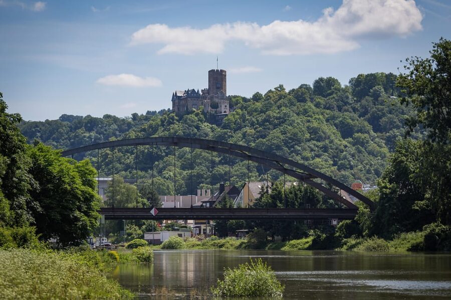 Koblenz: Rhine Valley Castles and Palaces Boat Tour - Castles and palaces you’ll actually spot: Electoral Palace to Stolzenfels