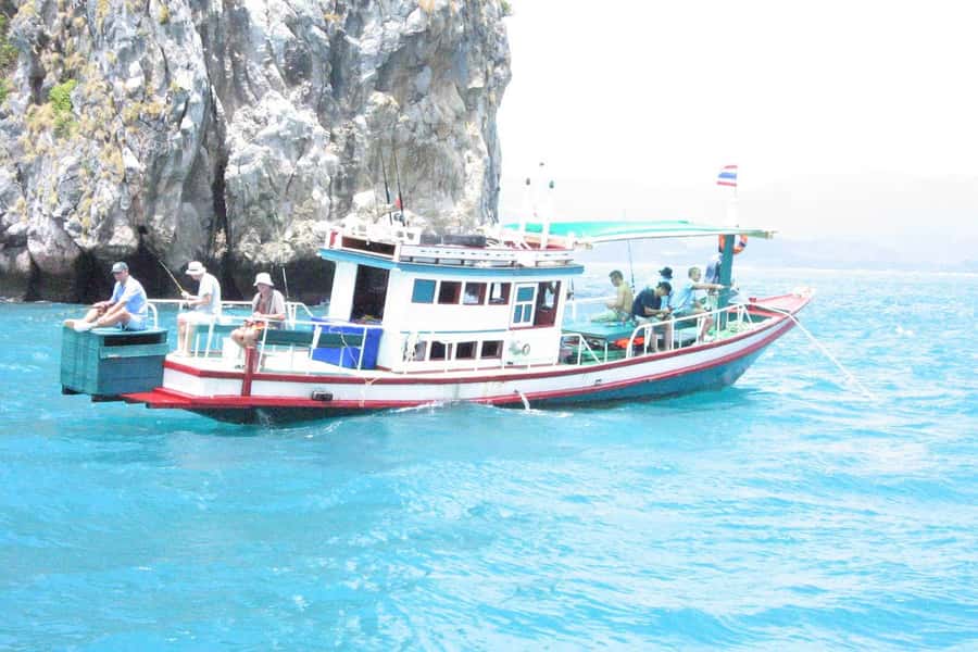 Koh Samui: Mr.Ung's Private Fishing/Boat Trip/Snorkeling/BBQ - Toilet, water, and the real comforts that matter out there