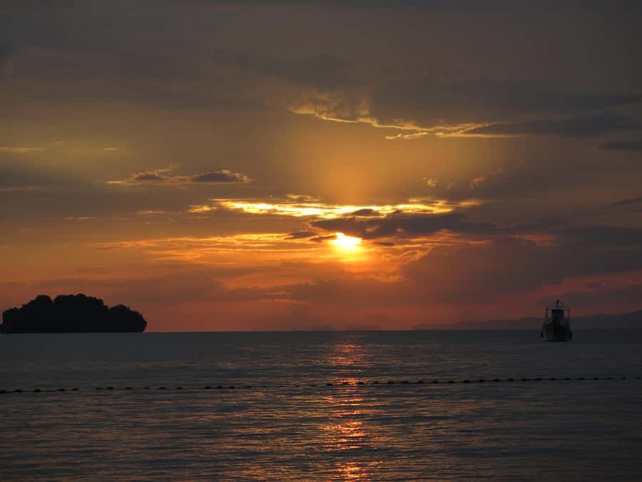 Krabi: 4 Island Sunset Small Group Tour with Night Snorkel - Night snorkeling for bioluminescent plankton: the glow-up you came for