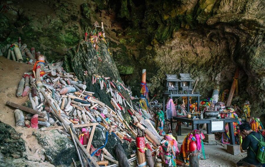 Krabi: 4 Islands & Krabi's Separated Sea Longtail Boat Tour - Koh Tub Tidal Sandbars: Where Timing Can Steal the Show