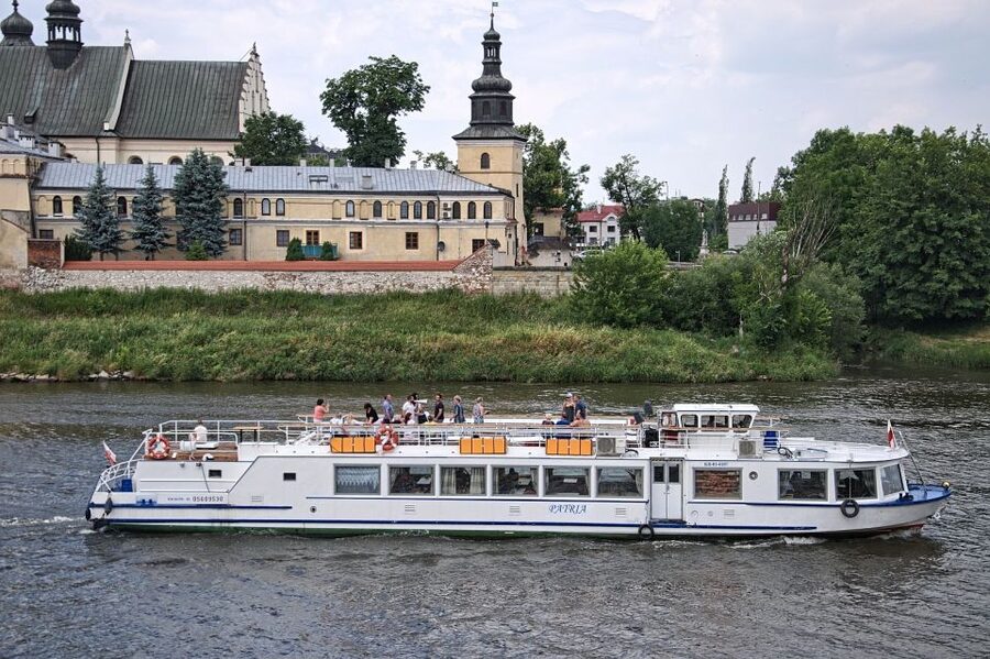 Krakow: Vistula River Panoramic Boat Tour ️ - Getting to Kapitan Victor at Wawel’s Pier