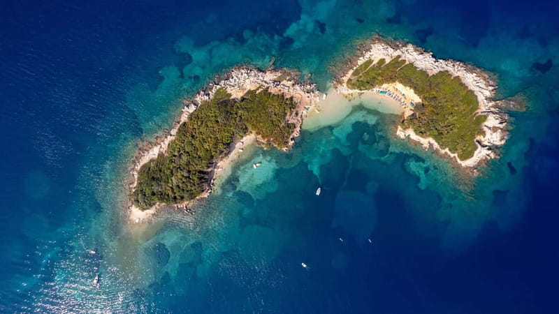 Ksamil: Boat Trip To 5-Islands Of Ksamil & Twin Islands - Twin islands anchoring: your time on the beach is the real payoff