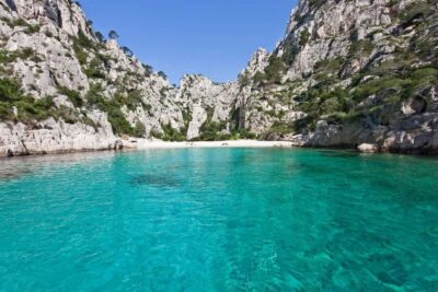 La Ciotat: Calanques Morning Boat Tour with Snorkeling - Getting on board: L’Eden Boat, skippers, and what 3 hours feels like