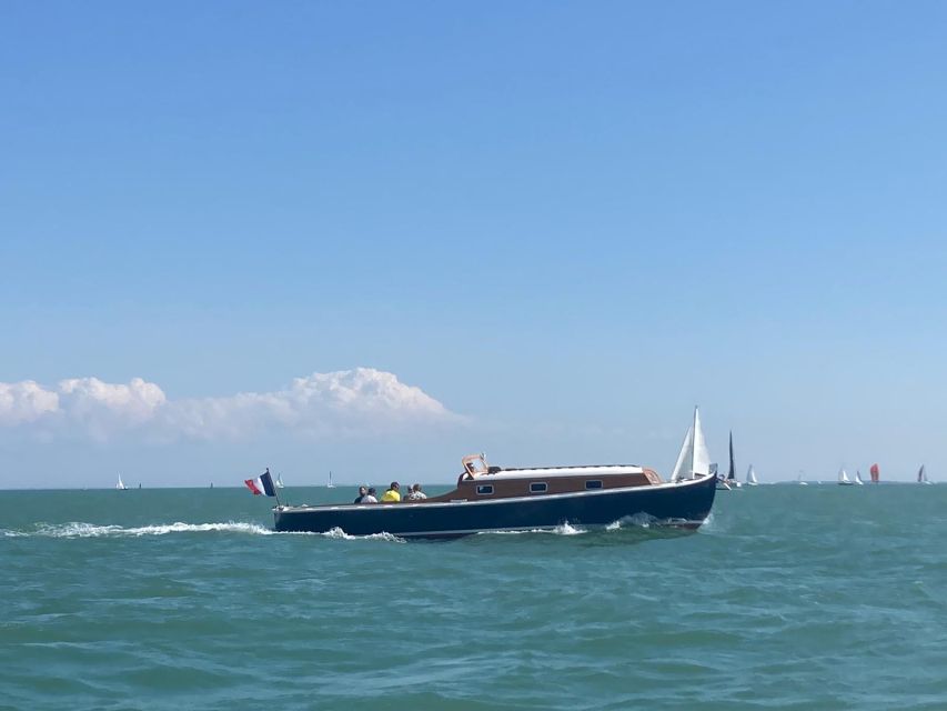 La Rochelle: 1-Hour Boat Tour of the Bay - Weather: why you should dress for wind and rain