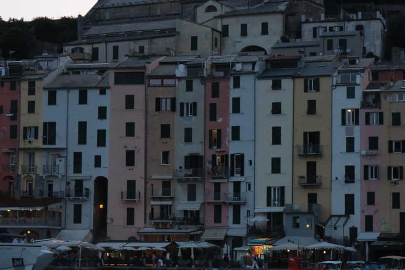 La Spezia: Cinque Terre Sunset Boat Tour with Appetizers - Food, drinks, and music on board (the easy win)