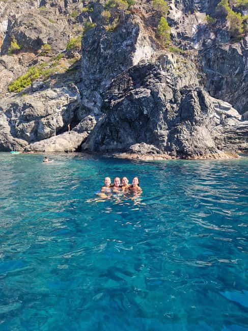 La Spezia: Framura Boat Tour with Snorkeling and Drinks - The boat ride setup: comfortable, compact, and water-ready