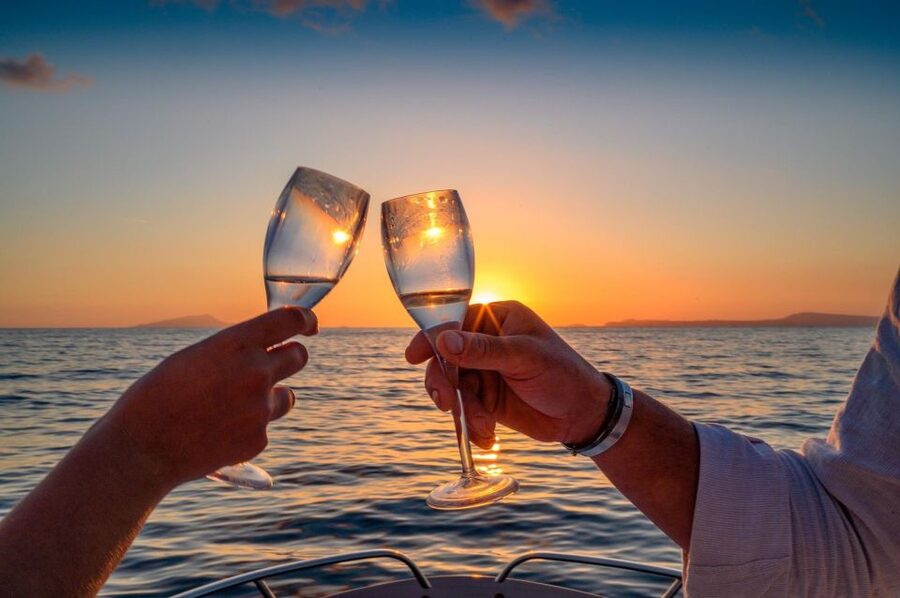 La Spezia: Sunset Boat Tour with Aperitivo and Snacks - Simone, Sara, and the feel of a small-group guided cruise