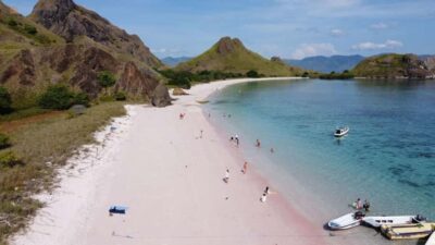 Labuan Bajo: 2D1N Komodo & Pink Beach Shared Boat Tour - Pickup timing in Labuan Bajo: the part that can make or break your day