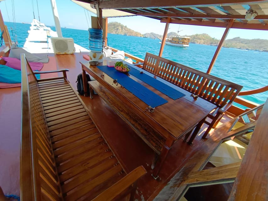 Labuan Bajo: 2D1N Komodo & Pink Beach Shared Boat Tour - Sleeping onboard: shared cabins are the whole point and the whole trade-off