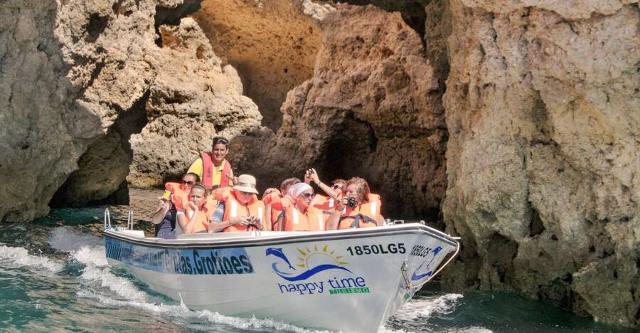 Lagos: Ponta da Piedade Rock Formations Guided Boat Tour - Lagos Marina meetup: finding the blue-shirt guides fast