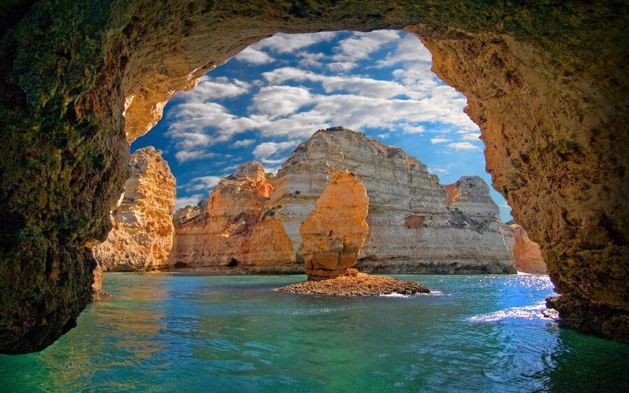 Lagos: Ponta da Piedade Rock Formations Guided Boat Tour - Comfort, safety, and timing on a 75-minute plan