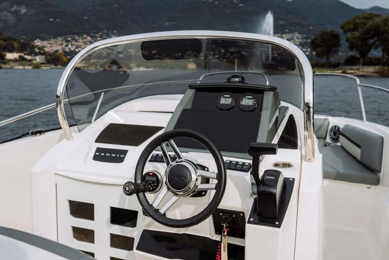 Lake Como: 2h Shared Boat Tour with Wine Tasting - Moltrasio and the villa-banks: how the captain’s stories land