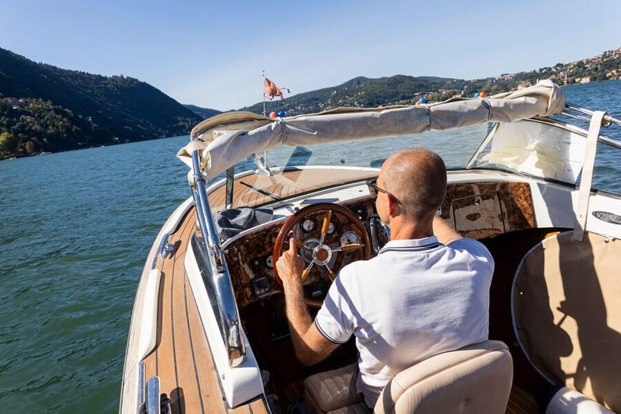 Lake Como: Exclusive Boat Tour - Captain Daniele energy: why the guide changes the value