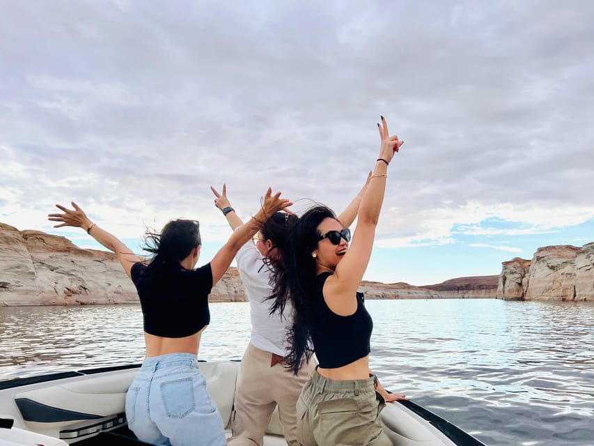 Lake Powell: Antelope Canyon 2-Hour Photo Boat Tour - Photo tips from the captains: how to get sharper canyon shots