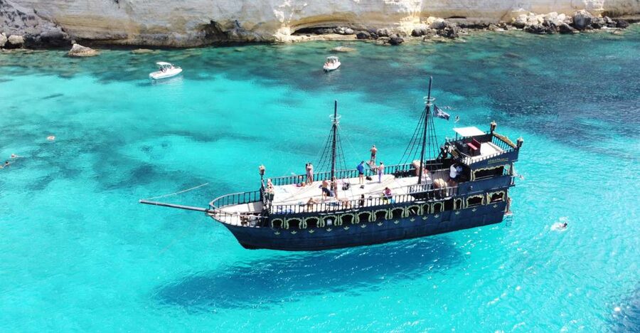 Lampedusa: Pirate Ship Boat Tour with Lunch and Music - Isola dei Conigli: The Beach-and-Water Moment