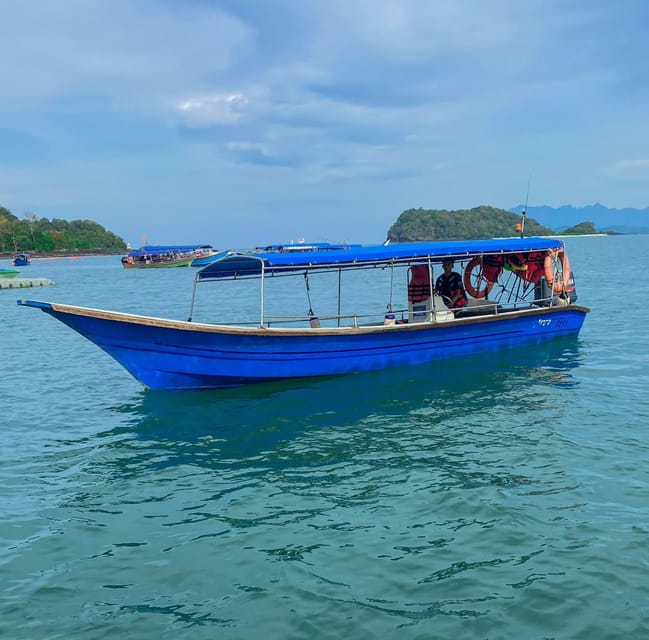 Langkawi: Island Hopping Shared Boat Tour - Tasik Dayang Bunting: breathtaking views, steep steps, and a queue