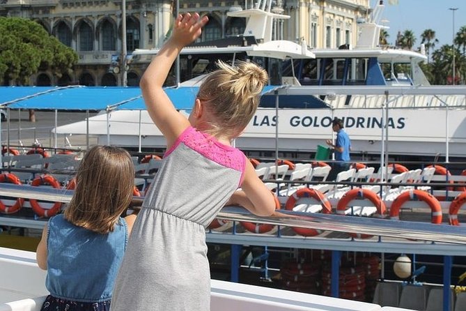 Las Golondrinas Barcelona 60-min Boat Tour - Price and value: why $14.42 can be a smart move
