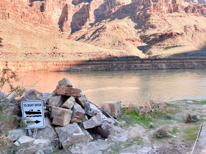 Las Vegas: Grand Canyon Helicopter Ride, Boat Tour & Skywalk - The helicopter ride to the canyon floor: Hoover Dam to the river