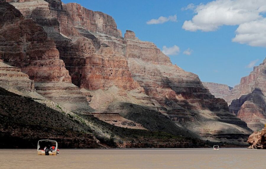 Las Vegas: Grand Canyon Helicopter Ride, Boat Tour & Skywalk - Rim time and the Skywalk: looking down from 4,000 feet