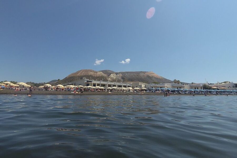 Lipari: Boat Tour of Vulcano Island with Disembarkation Stop - Vulcano by boat: what you really get in 7 hours
