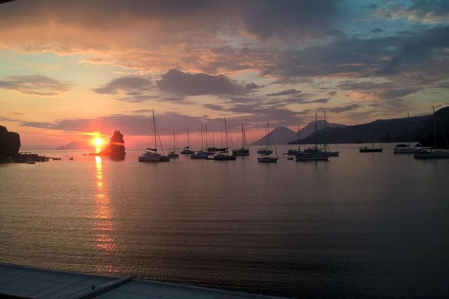 Lipari: Boat Tour of Vulcano Island with Disembarkation Stop - The route changes by season: which caves you’ll see