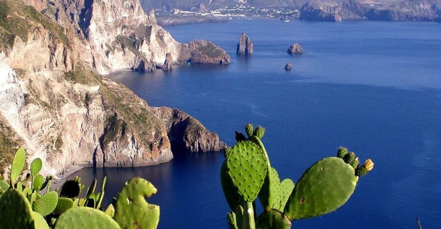 Lipari: Boat Tour of Vulcano Island with Disembarkation Stop - Crater climb vs. beach time: plan your priorities