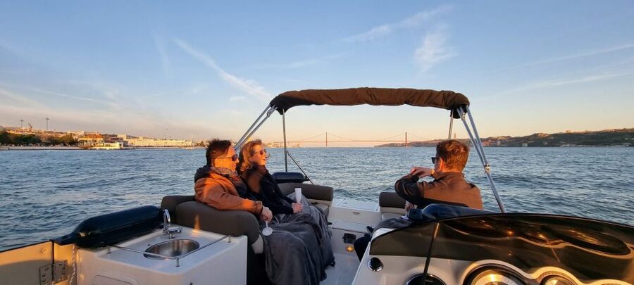 Lisbon: Boat Tour with Champagne - Why the Tagus at Sunset Changes Lisbon