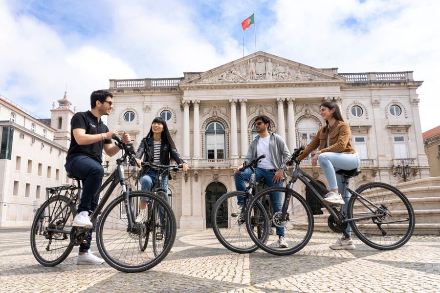Lisbon: Private Boat Trip, Guided Walking Tour, Bike & Tram - Cycling the Tagus to Belém: April 25 Bridge and MAAT