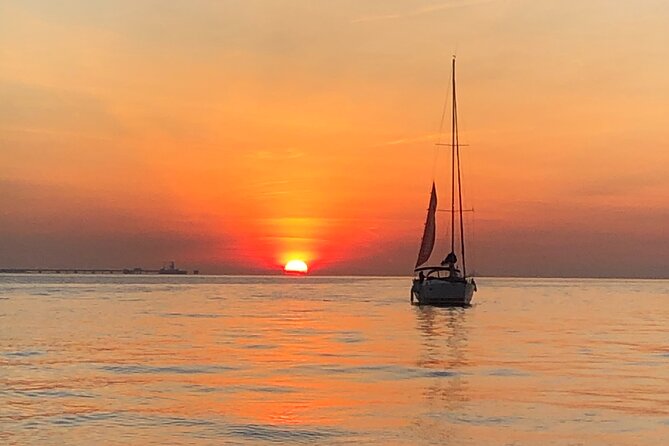 Lisbon Private Luxury Boat Tour with Welcome Drink - Key highlights to know before you go