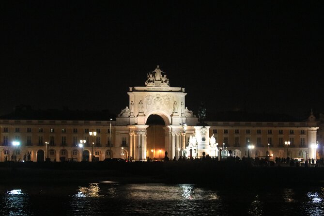 Lisbon Private Luxury Boat Tour with Welcome Drink - The Tagus bridge over to Almada: Salazar Bridge, then and now