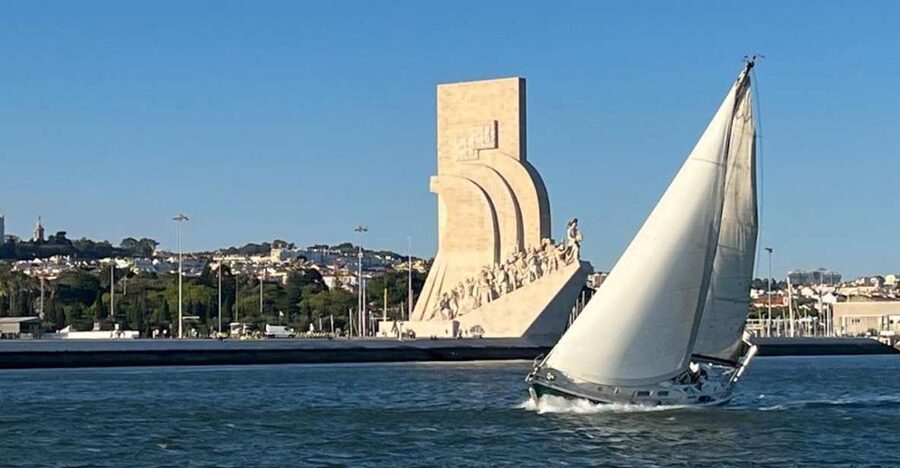 Lisbon: Private Sailing City & Sunset Tour - Lisbon Cathedral and the Castle Quarter: hilltop views without climbing