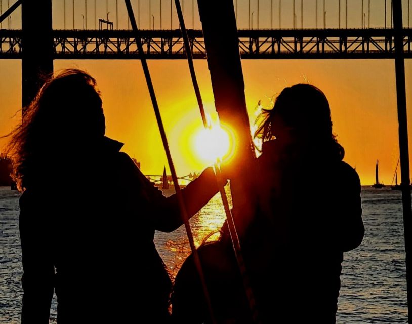 Lisbon: Scenic Day & Sunset Boat Tour with a Drink - Why a Tagus sunset sail makes Lisbon easier on your feet
