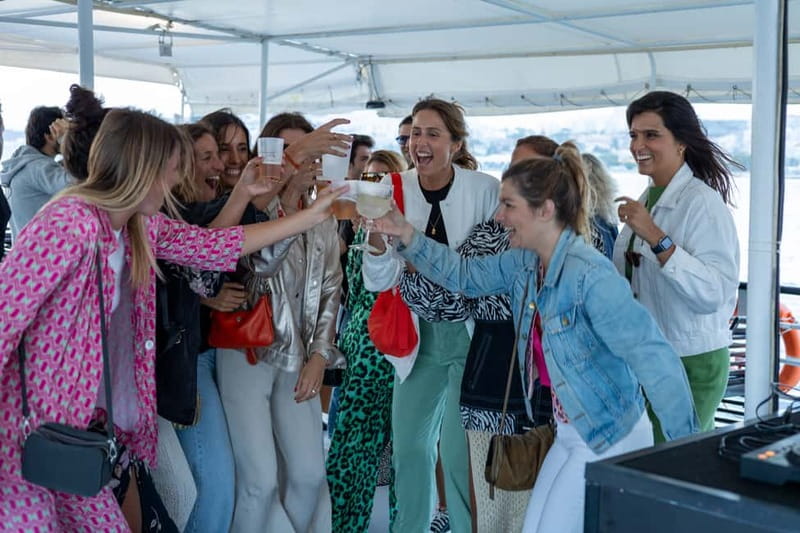 Lisbon: Sunset Boat Tour with Music and Drinks - Key things to know before you go
