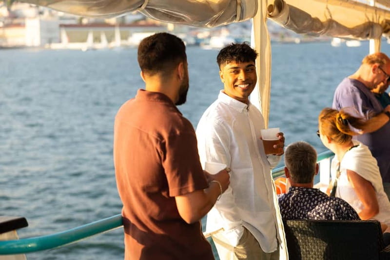 Lisbon: Sunset Boat Tour with Music and Drinks - The first leg from Cais do Sodré to Ribeira das Naus