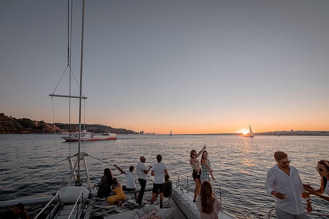 Lisbon : Sunset Catamaran Boat Tour with Music and Drinks - Key highlights you’ll actually care about