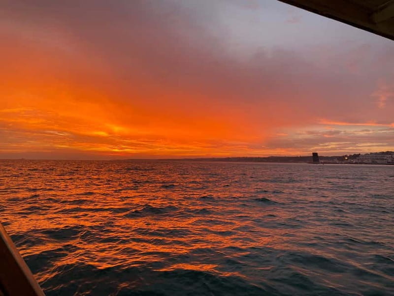 Lisbon: Sunset Sailing Boat Tour with Drinks - The boat setup: comfort matters for sunset
