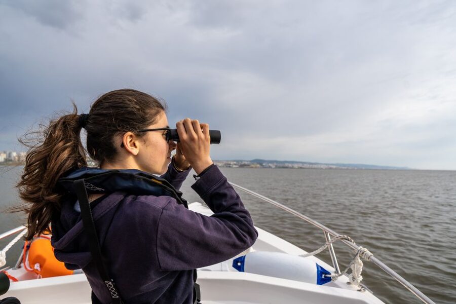 Lisbon: Tagus Estuary Nature Reserve Birdwatching Boat Tour - What to pack for a smooth birding boat morning