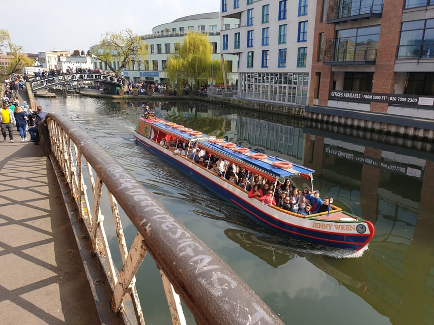 London: Canal Boat Ride on Camden Lock - Entering Camden Lock on the Jenny Wren