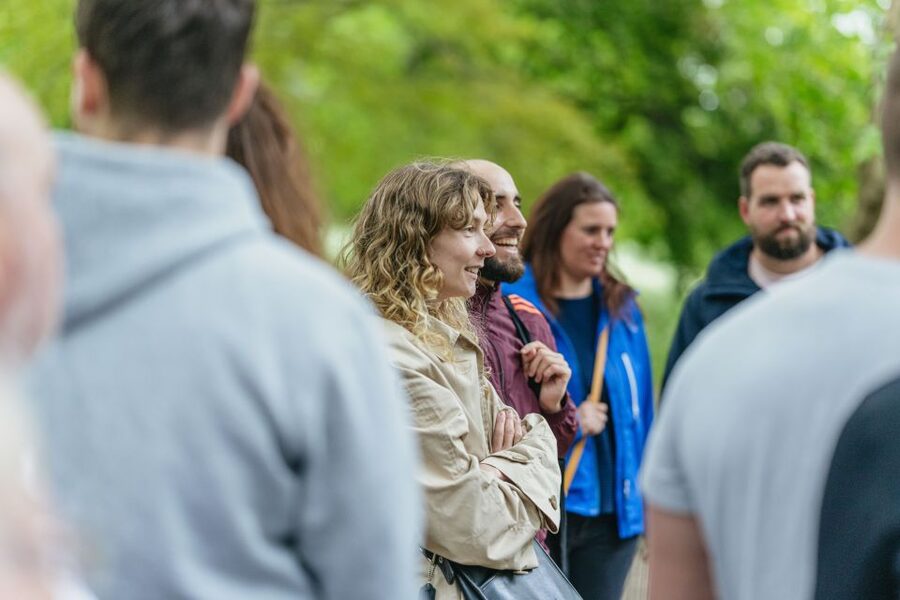 London: Ghost Walk and River Thames Boat Ride - Meeting at Green Park and setting the mood fast